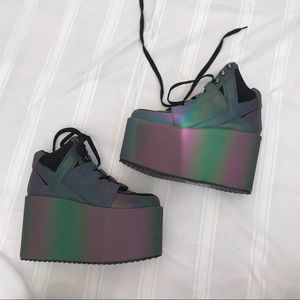 YRU Qozmo Hi-Reflective Platforms